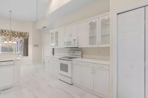 Kitchen - 47 Cambridge Trce, Ormond Beach, FL 32174 photo 5 of 5