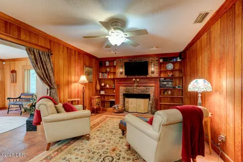 Living - 1525 Harmony Ave, Ormond Beach, FL 32174 photo 2 of 4