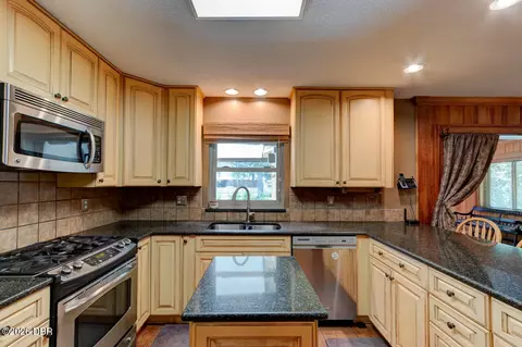 Kitchen - 1525 Harmony Ave, Ormond Beach, FL 32174 photo 2 of 4