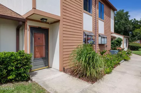 105 White Fawn Dr, Daytona Beach, FL 32114