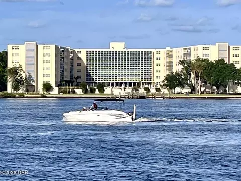 1224 S Peninsula Dr, Daytona Beach, FL 32118