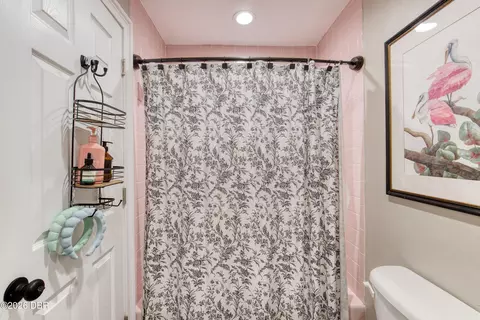 Bath - 1926 Ocean Shore Blvd, Ormond Beach, FL 32176 photo 2 of 5