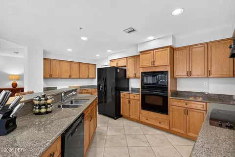 Kitchen - 1425 Ocean Shore Blvd, Ormond Beach, FL 32176 photo 7 of 10