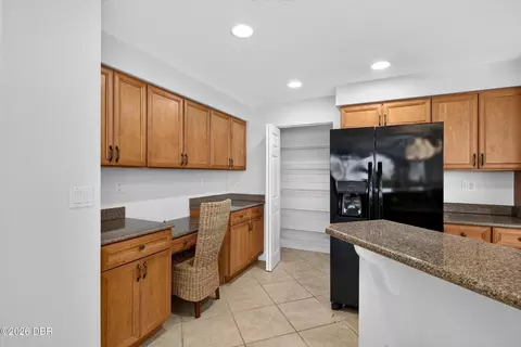 Kitchen - 1425 Ocean Shore Blvd, Ormond Beach, FL 32176 photo 9 of 10