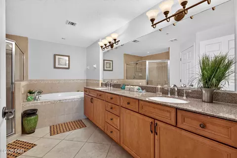Bath - 1425 Ocean Shore Blvd, Ormond Beach, FL 32176 photo 2 of 8