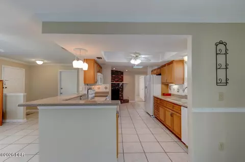 Kitchen - 22 Laurel Oaks Cir, Ormond Beach, FL 32174 photo 2 of 2