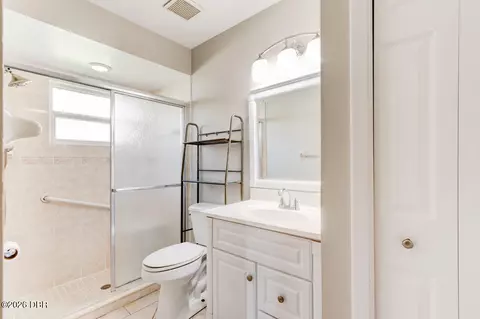 Bath - 22 Laurel Oaks Cir, Ormond Beach, FL 32174 photo 1 of 2