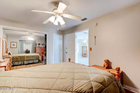 Bedroom - 22 Laurel Oaks Cir, Ormond Beach, FL 32174 photo 2 of 8