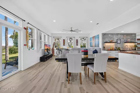 Dining - 500 S Riverside Dr, Edgewater, FL 32132 photo 2 of 3