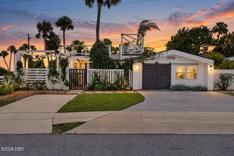 Exterior - 500 S Riverside Dr, Edgewater, FL 32132 photo 2 of 17