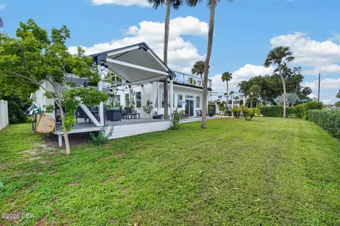 Exterior - 500 S Riverside Dr, Edgewater, FL 32132 photo 1 of 17