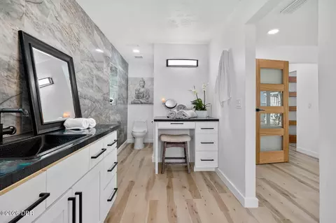 Bath - 500 S Riverside Dr, Edgewater, FL 32132 photo 1 of 8
