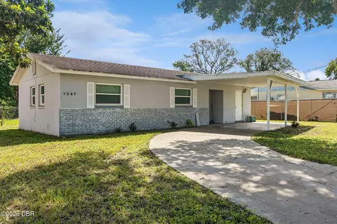1567 Derbyshire Rd, Daytona Beach, FL 32117