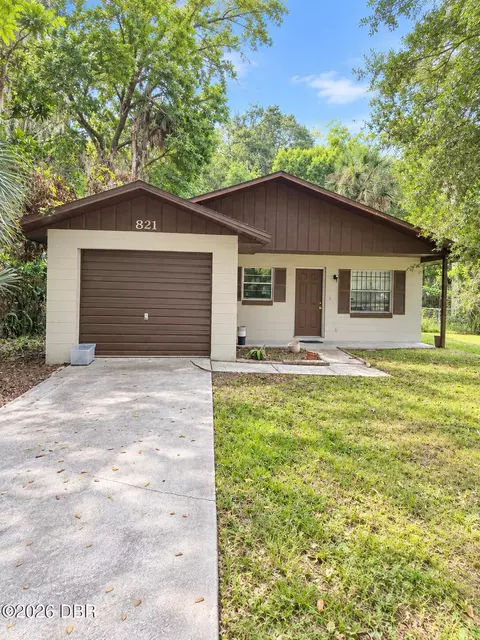 821 Winchester St, Daytona Beach, FL 32114