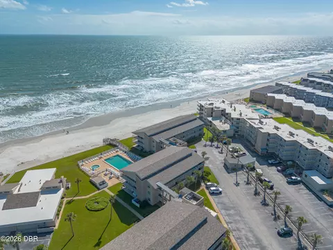 4801 Saxon Dr, New Smyrna Beach, FL 32169