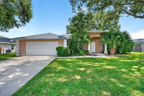 5 Spinnaker Cir, South Daytona, FL 32119