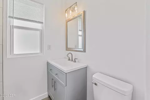 Bath - 61 Division Ave, Ormond Beach, FL 32174 photo 9 of 12