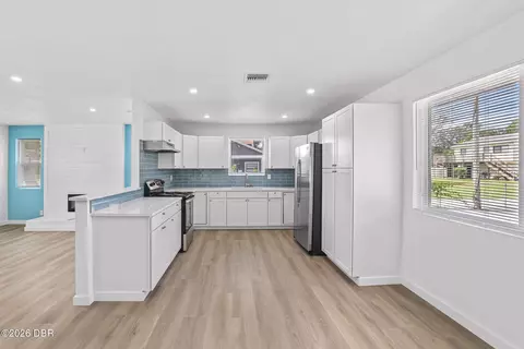 Kitchen - 61 Division Ave, Ormond Beach, FL 32174 photo 1 of 5