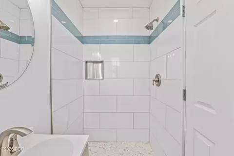 Bath - 61 Division Ave, Ormond Beach, FL 32174 photo 2 of 12