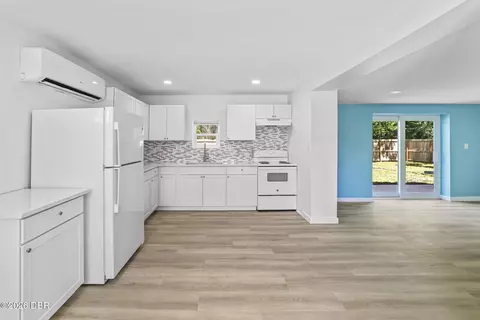 Kitchen - 61 Division Ave, Ormond Beach, FL 32174 photo 2 of 5