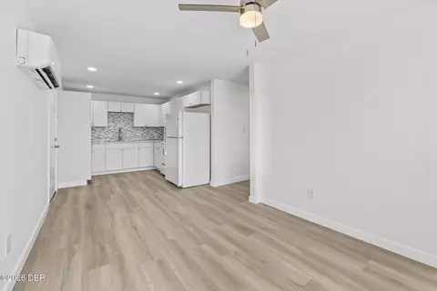 Living - 61 Division Ave, Ormond Beach, FL 32174 photo 6 of 8