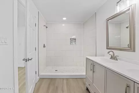 Bath - 61 Division Ave, Ormond Beach, FL 32174 photo 8 of 12