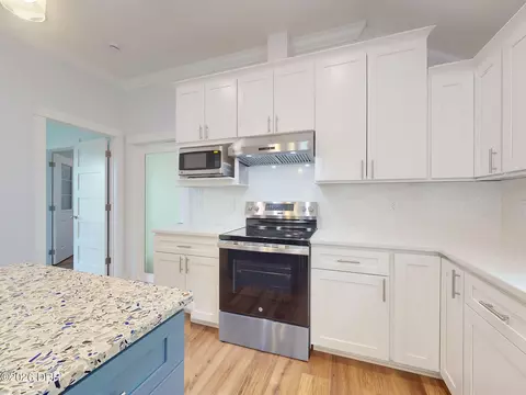 Kitchen - 181 Blanco St, Saint Augustine, FL 32084 photo 6 of 6