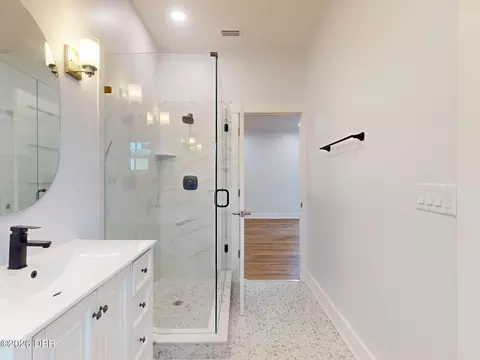 Bath - 181 Blanco St, Saint Augustine, FL 32084 photo 2 of 7