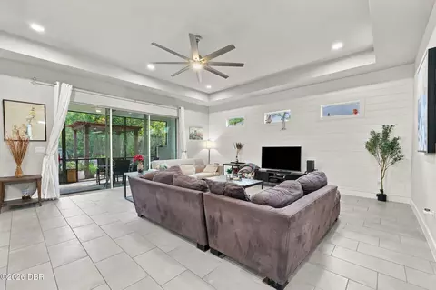 Living - 401 Nottinghill St, Ormond Beach, FL 32174 photo 1 of 1
