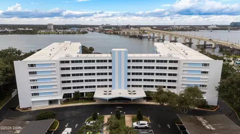 1224 S Peninsula Dr, Daytona Beach, FL 32118
