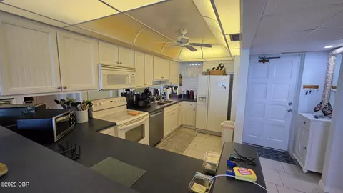Kitchen - 1133 Ocean Shore Blvd, Ormond Beach, FL 32176 photo 3 of 12