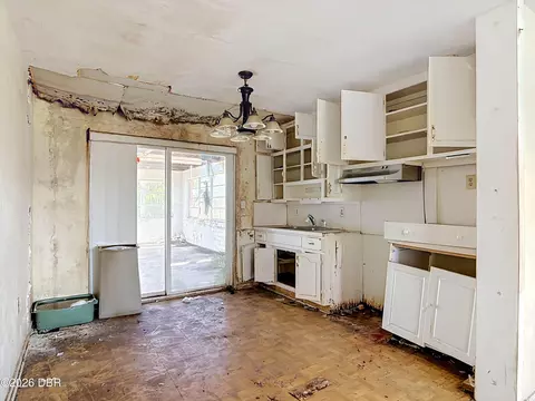 Kitchen - 47 Palm Dr, Ormond Beach, FL 32176 photo 1 of 2