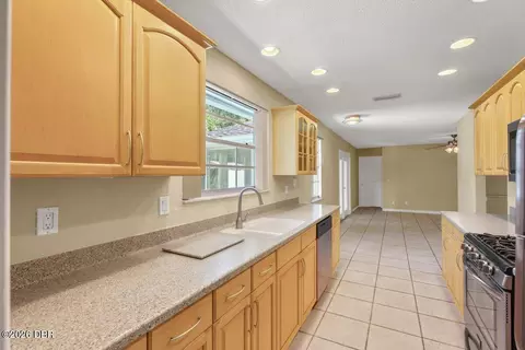 Kitchen - 10 Brookside Dr, Ormond Beach, FL 32174 photo 3 of 3