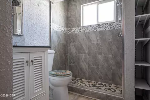 Bath - 10 Ocean Edge Dr, Ormond Beach, FL 32176 photo 2 of 2