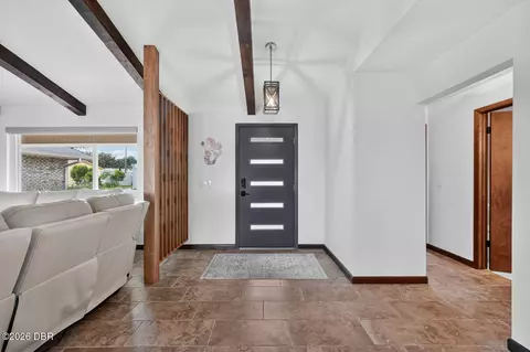Entry Way - 22 Emerald Cir, Ormond Beach, FL 32174 photo 2 of 3