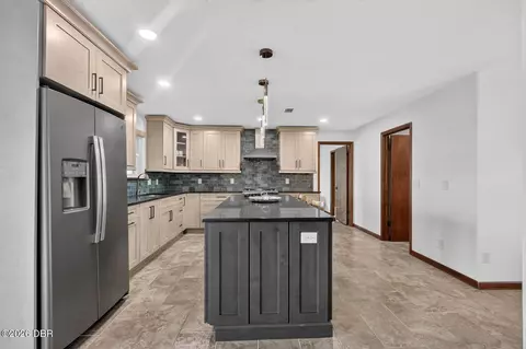 Kitchen - 22 Emerald Cir, Ormond Beach, FL 32174 photo 1 of 7