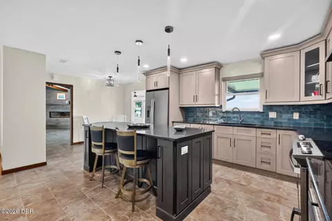 Kitchen - 22 Emerald Cir, Ormond Beach, FL 32174 photo 3 of 7