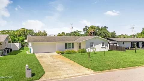 1304 Peachtree Rd, Daytona Beach, FL 32114