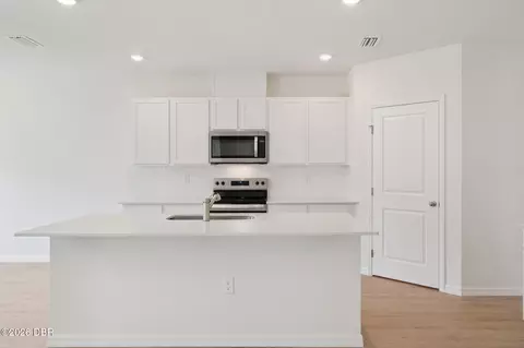 Kitchen - 2523 Dorset Ct, Ormond Beach, FL 32174 photo 2 of 5