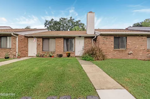 1571 Hancock Ln, Holly Hill, FL 32117