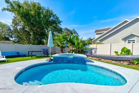 Exterior - 104 Rio Pinar Dr, Ormond Beach, FL 32174 photo 10 of 17