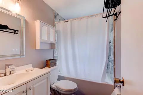 Bath - 2761 Evergreen Dr, Edgewater, FL 32141 photo 3 of 3