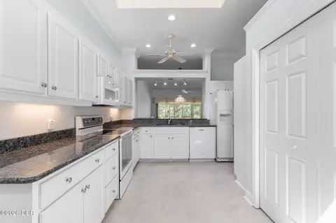 Kitchen - 1128 Glengad Run, Ormond Beach, FL 32174 photo 2 of 4