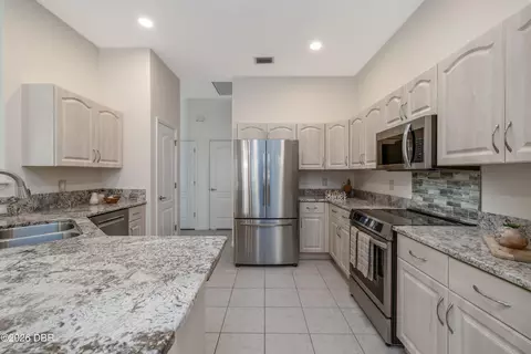 Kitchen - 108 Grey Dapple Way, Ormond Beach, FL 32174 photo 2 of 4