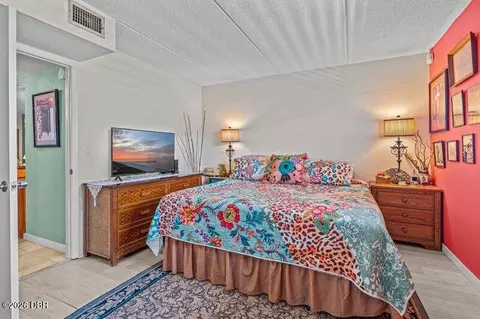 Bedroom - 2250 Ocean Shore Blvd, Ormond Beach, FL 32176 photo 1 of 3