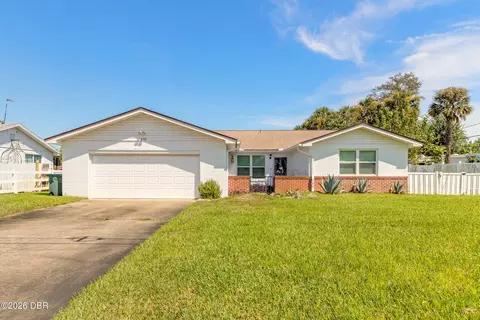 879 W Coquina Dr, Daytona Beach, FL 32117