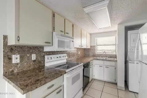 Kitchen - 2390 Ocean Shore Blvd, Ormond Beach, FL 32176 photo 3 of 3