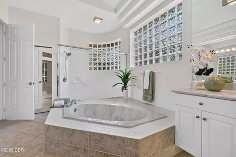Bath - 12 Brook Crest Way, Ormond Beach, FL 32174 photo 4 of 7