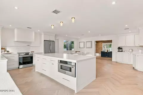 Kitchen - 59 Amsden Rd, Ormond Beach, FL 32176 photo 2 of 5