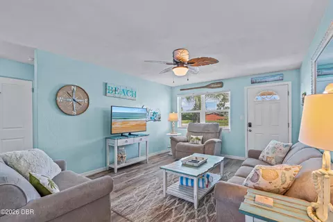 Living - 52 Tropical Dr, Ormond Beach, FL 32176 photo 2 of 3